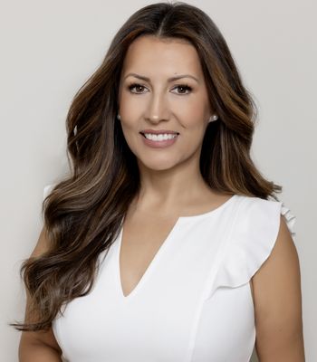 Portrait of Elvira Santamaria, Realtor Associate.